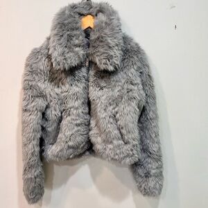 Abercombie & Fitch Faux Fur Zip Up Classic Coat Jacket Women’s Size XS NEW